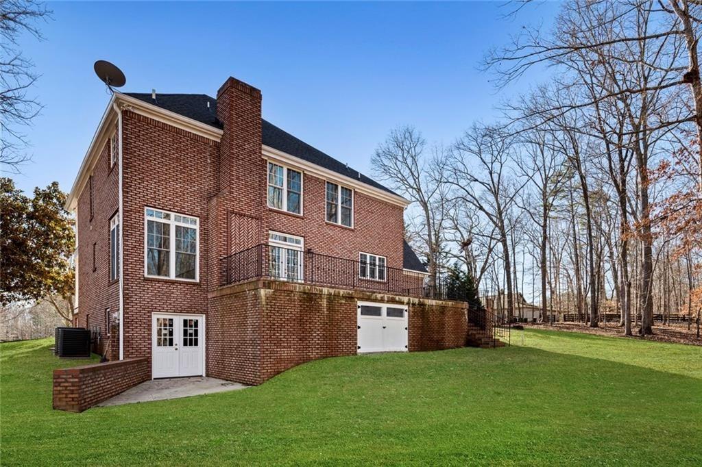 1040 Little River Way Property Photo 11
