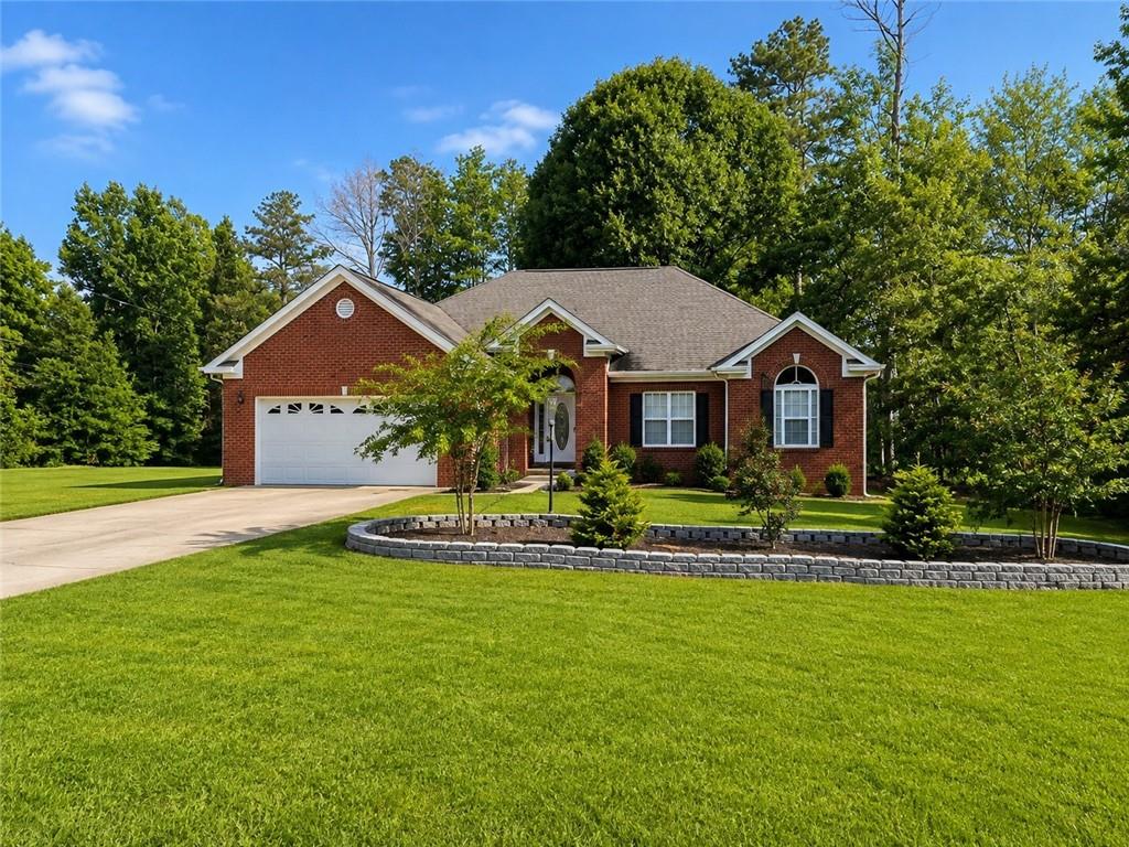 136 Eagles Nest Circle Property Photo 1