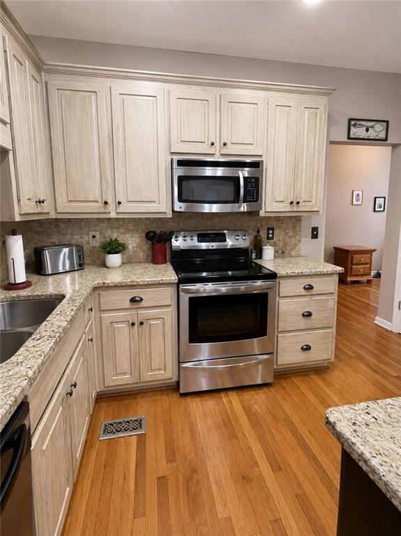 136 Eagles Nest Circle Property Photo 12