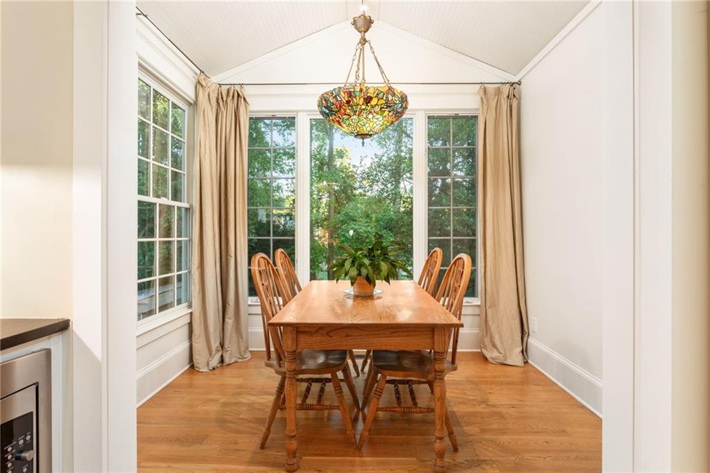 896 Glenbrook Drive Nw Property Photo 14