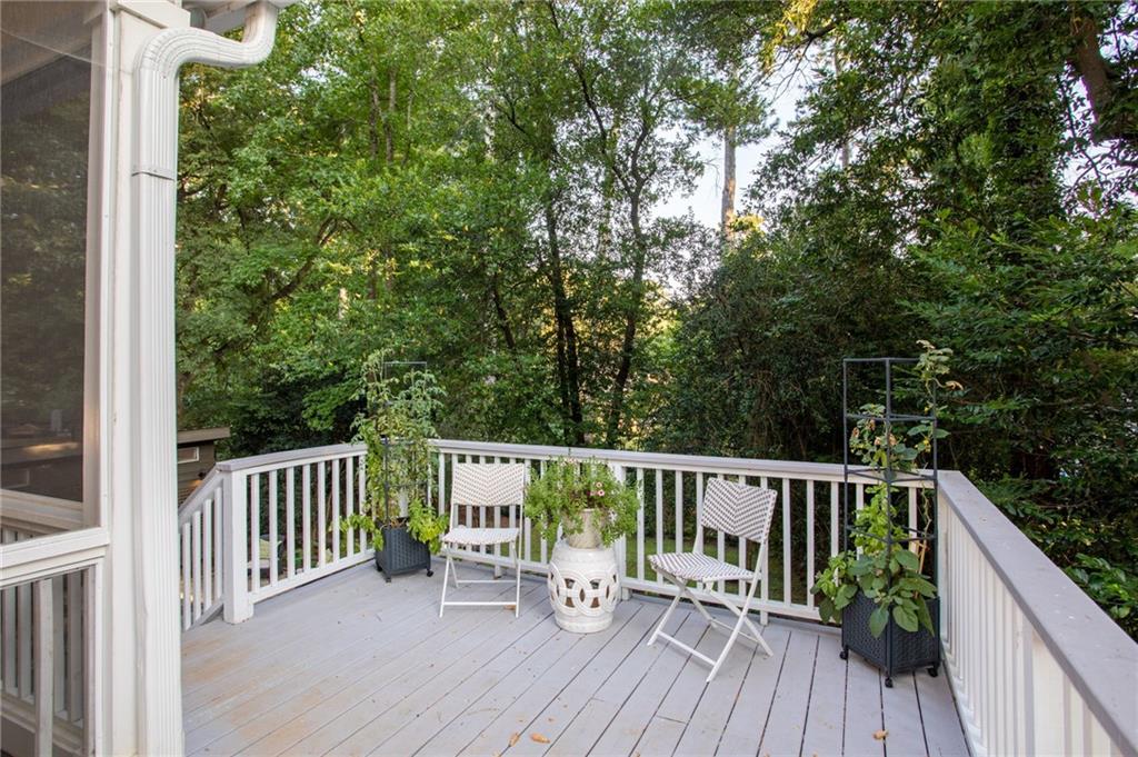 896 Glenbrook Drive Nw Property Photo 18