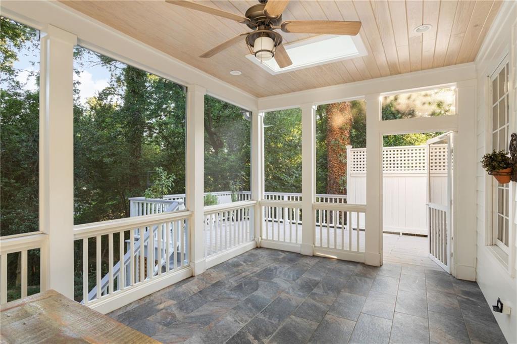 896 Glenbrook Drive Nw Property Photo 19