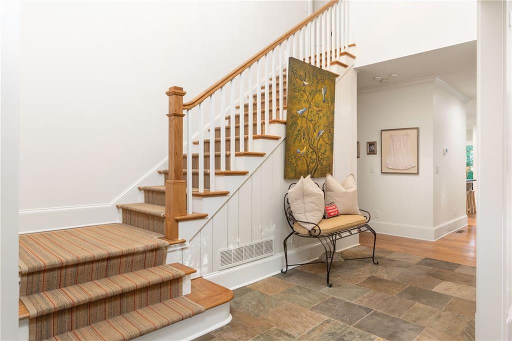 896 Glenbrook Drive Nw Property Photo 21