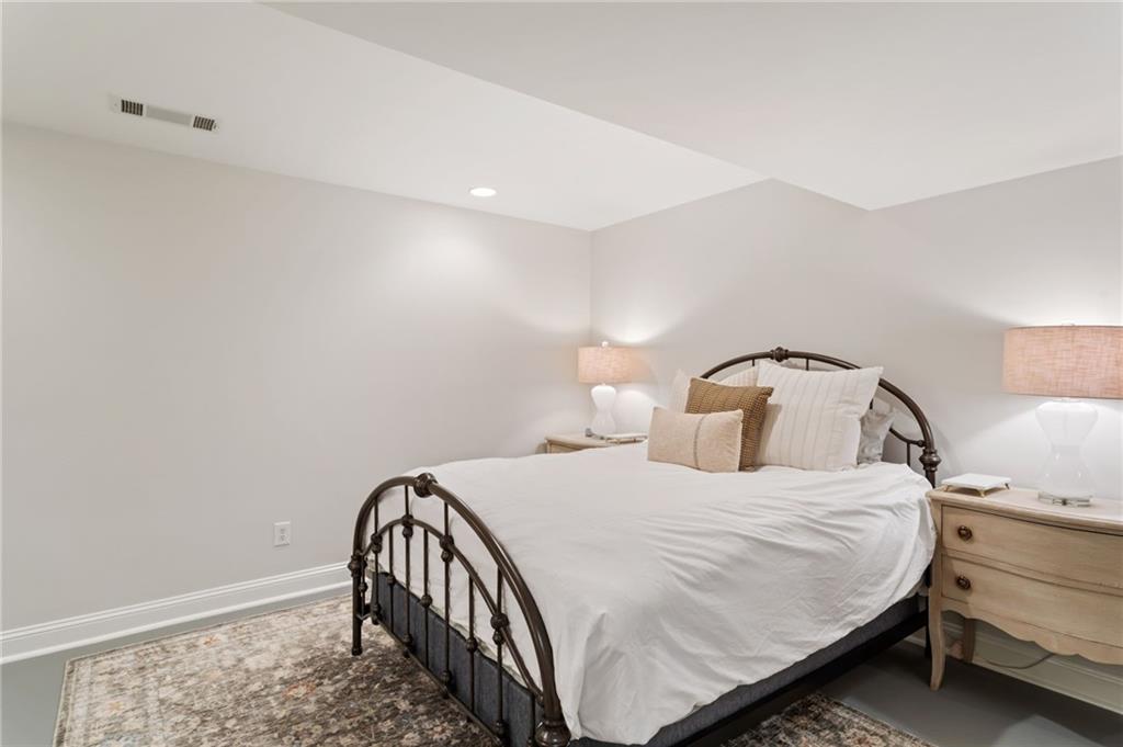 896 Glenbrook Drive Nw Property Photo 36