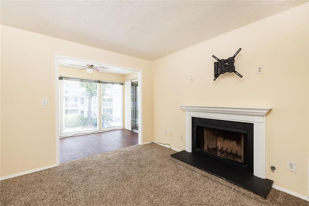 910 Augusta Drive Se Property Photo 18