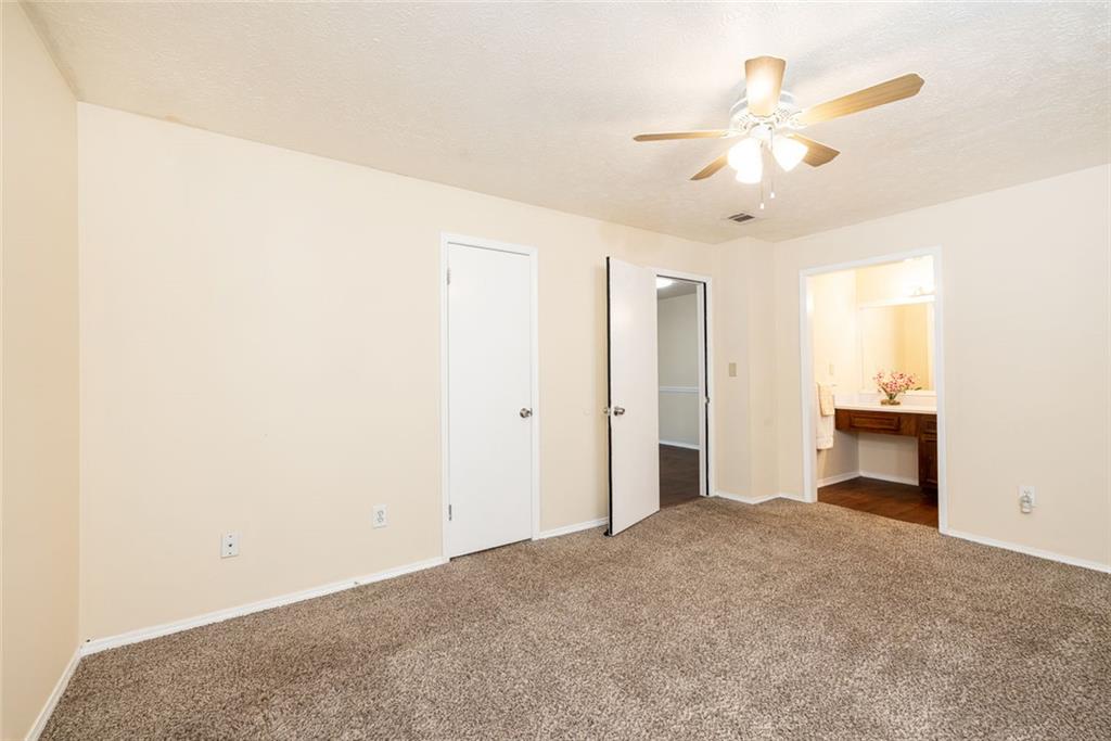 910 Augusta Drive Se Property Photo 29
