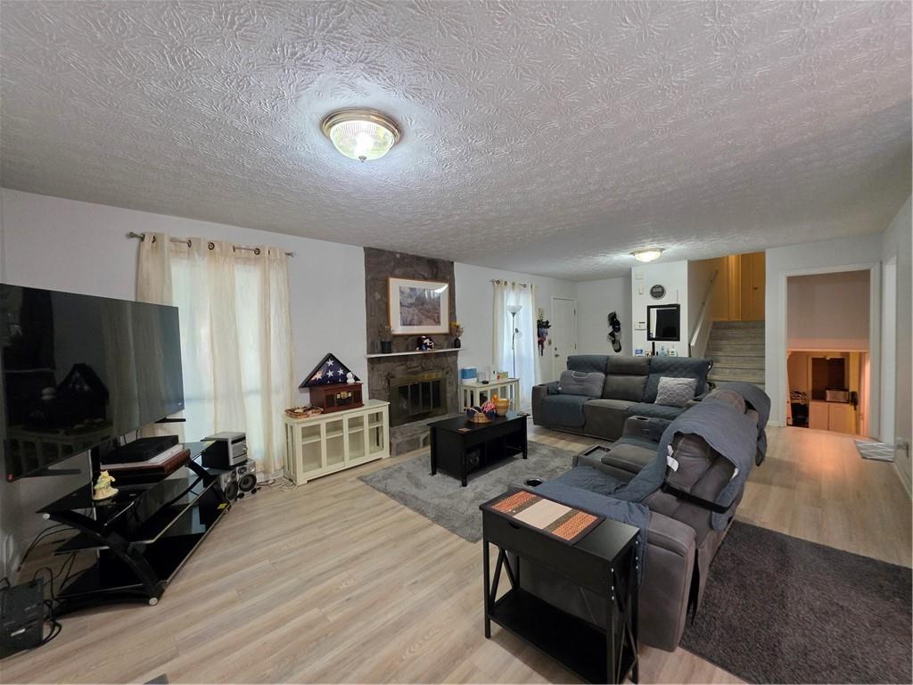 692 Talemwood Court Property Photo 4