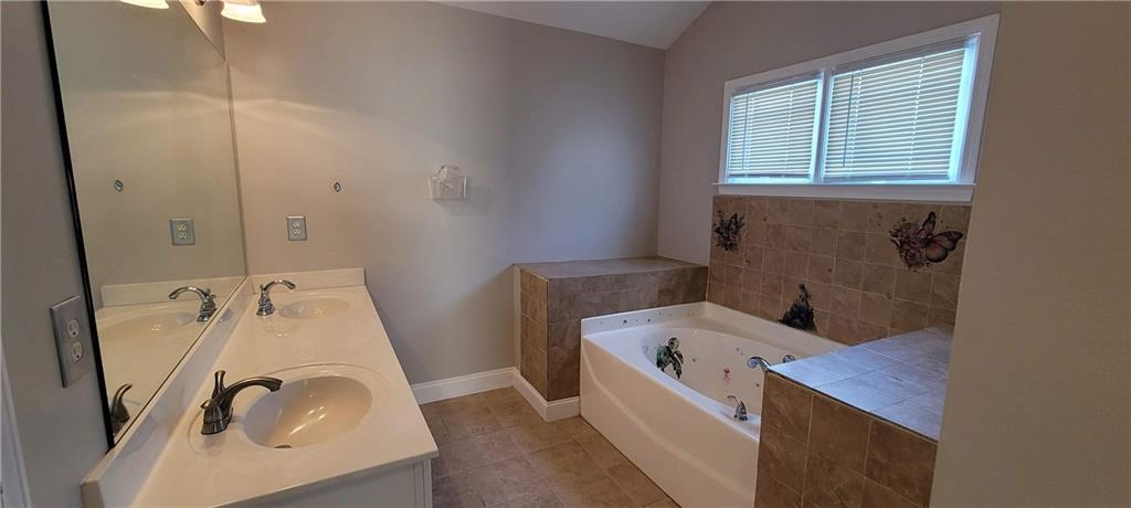 1843 Thomas Pointe Trace Property Photo 31