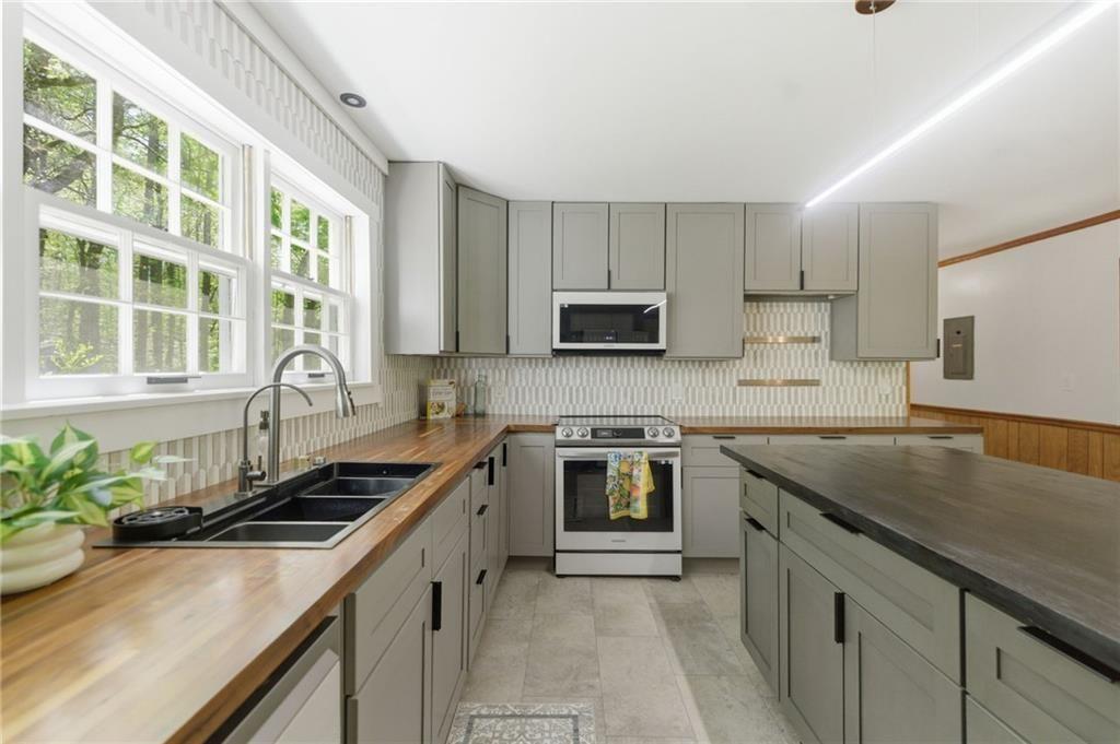 5430 Bethlehem Road Property Photo 8