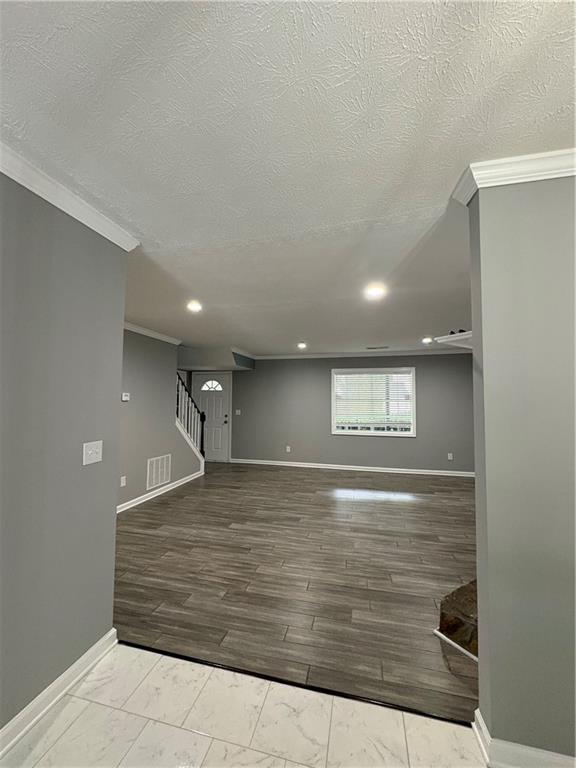 701 Pine Tree Trail Property Photo 2