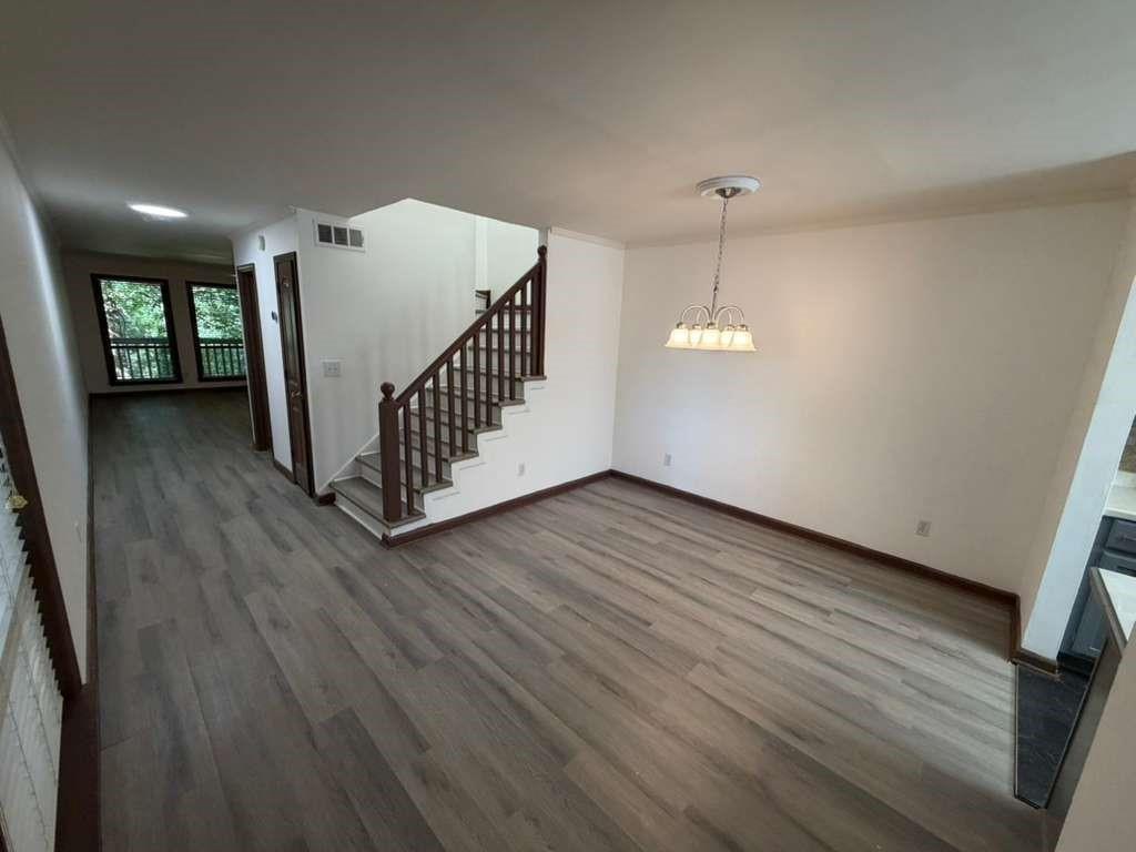 1702 Pine Tree Drive Property Photo 3