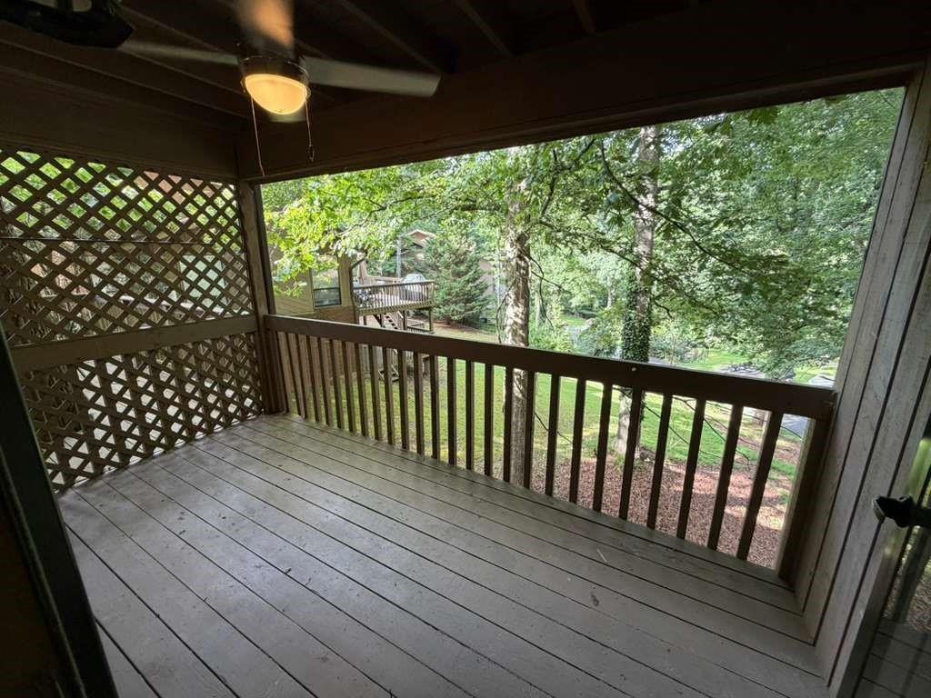 1702 Pine Tree Drive Property Photo 10