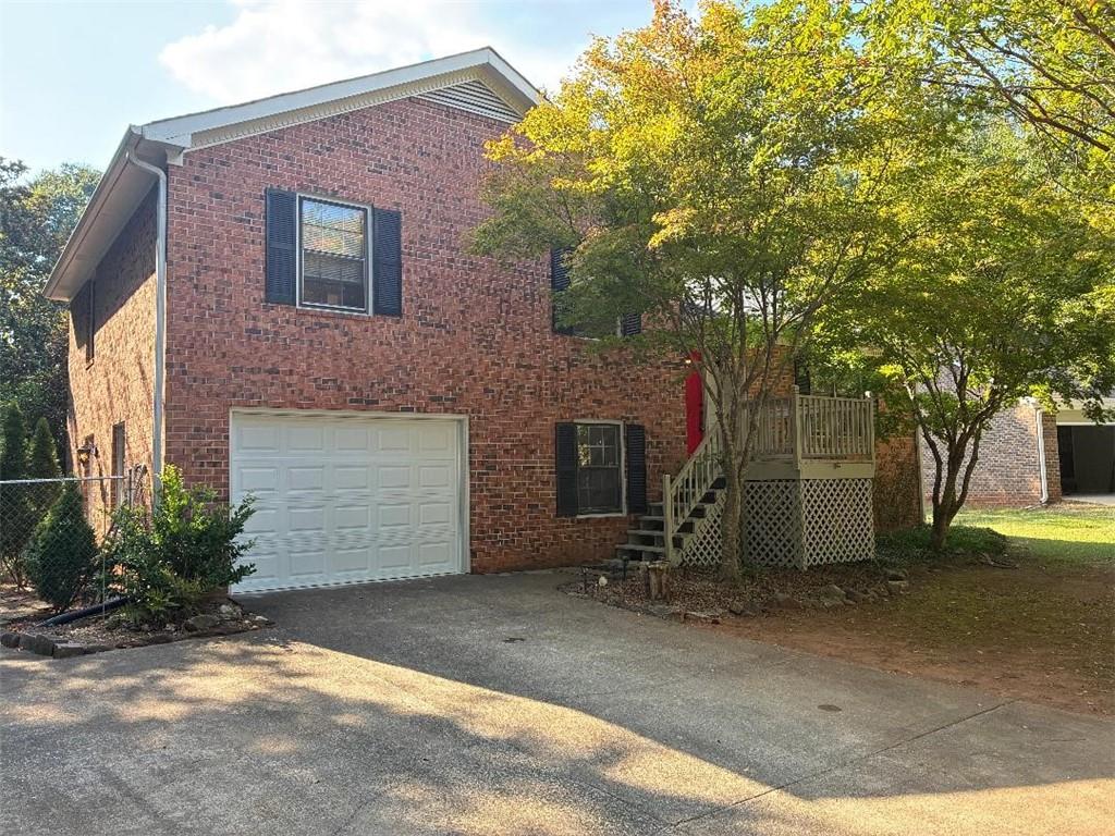 143 Stonybrook Court Property Photo 1