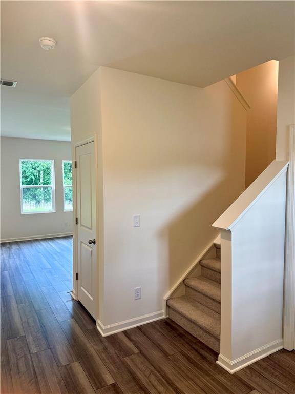 38 Crescent Boulevard Property Photo 2