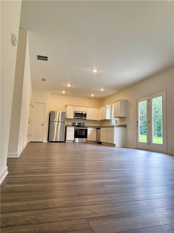 38 Crescent Boulevard Property Photo 3