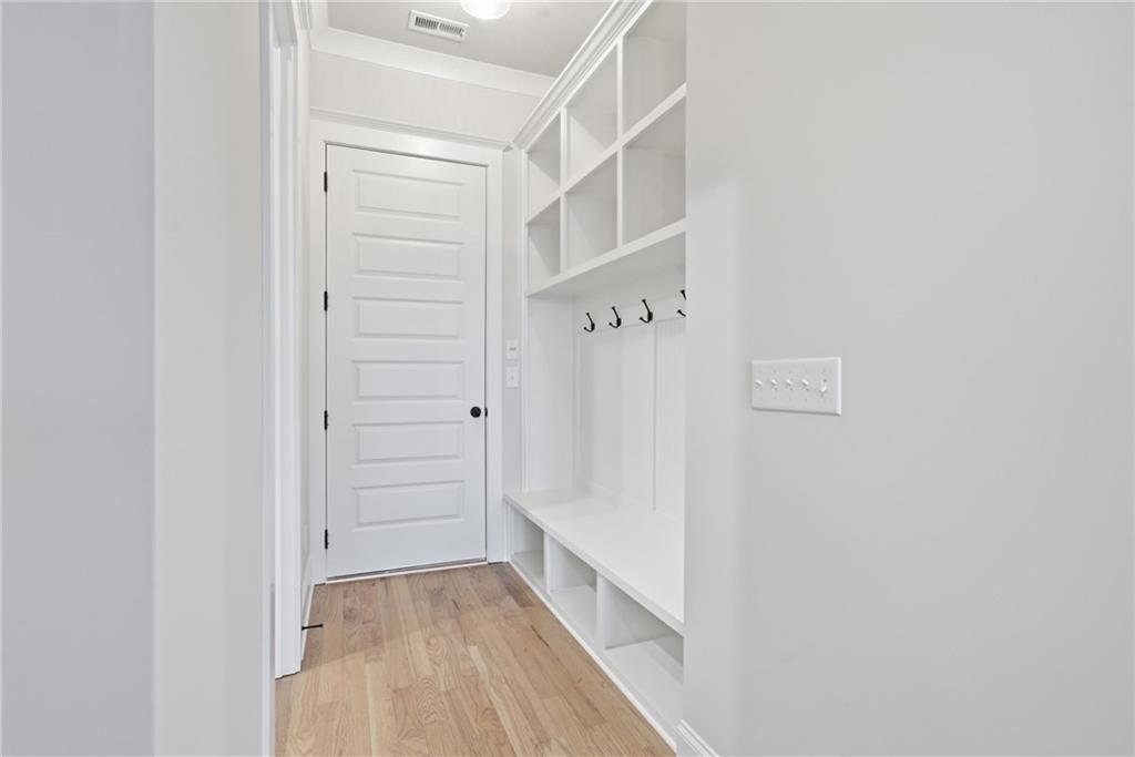 5352 Price Property Photo 34
