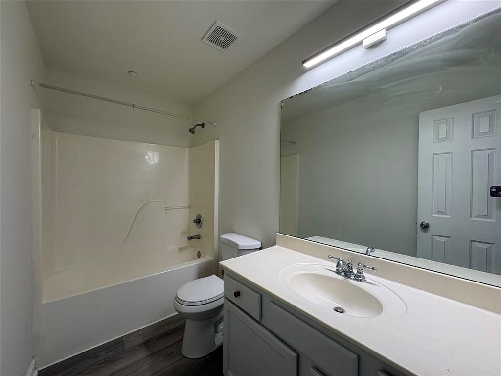 2193 Executive Drive Property Photo 13