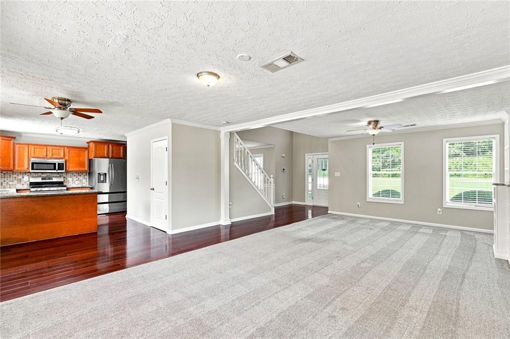 304 Waterfront Drive Property Photo 6