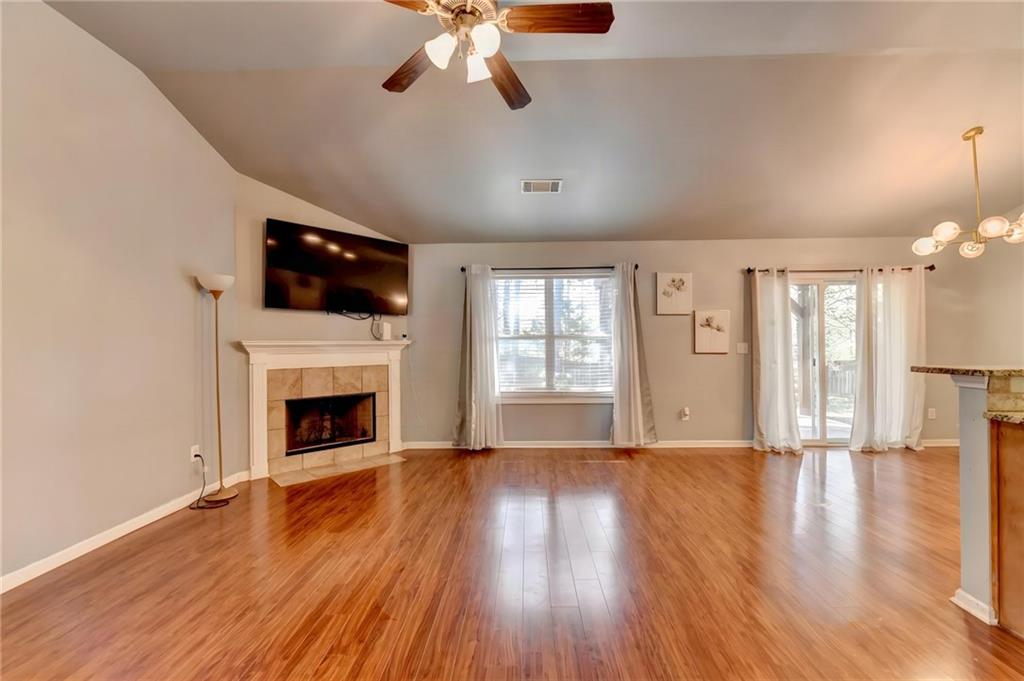 1605 Jessica Lane Property Photo 4