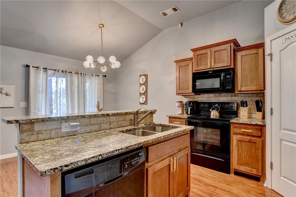 1605 Jessica Lane Property Photo 7