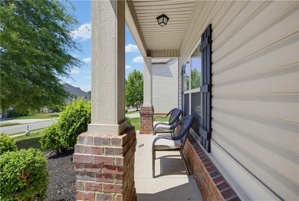 346 Lamont Lane Property Photo 4
