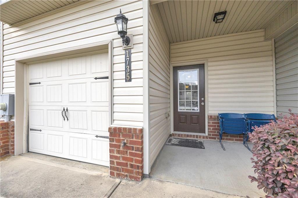 1735 Snapping Court Property Photo 2