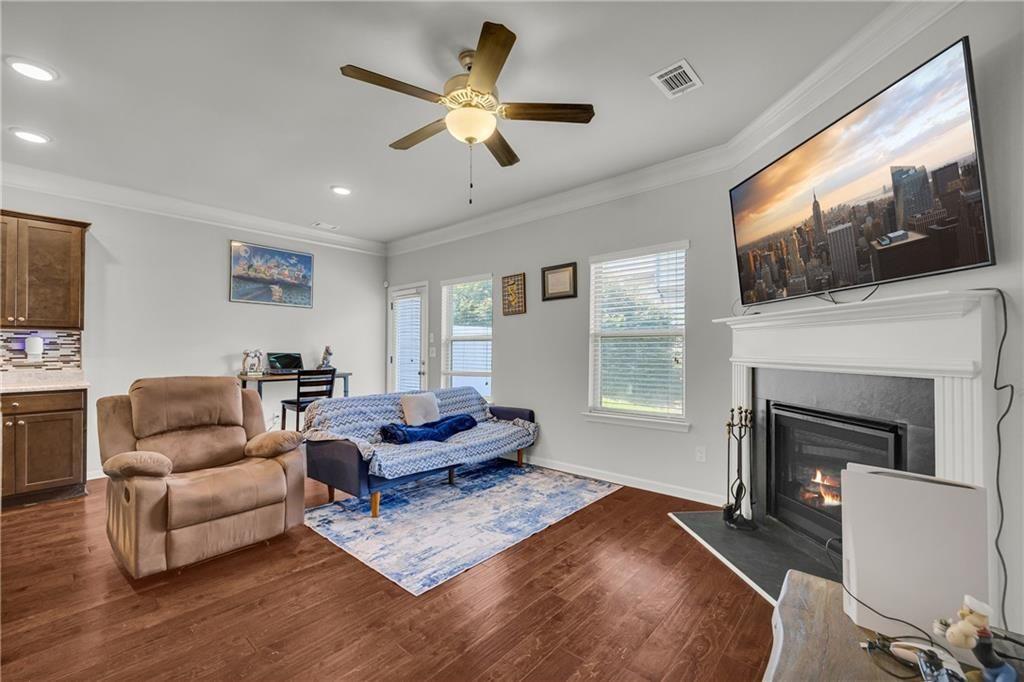 1735 Snapping Court Property Photo 5