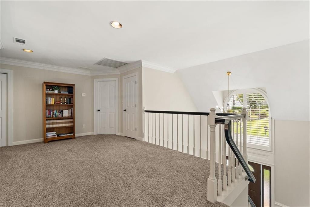 4512 Woodhaven Ne Property Photo 16