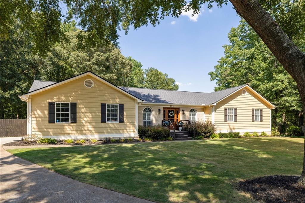 235 Den Ric Drive