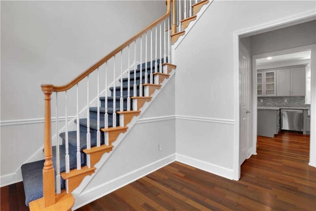 2395 Devon Leigh Walk Property Photo 2