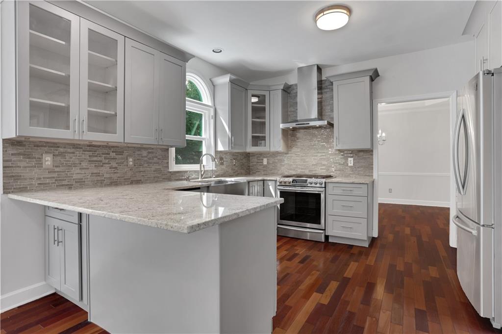 2395 Devon Leigh Walk Property Photo 11