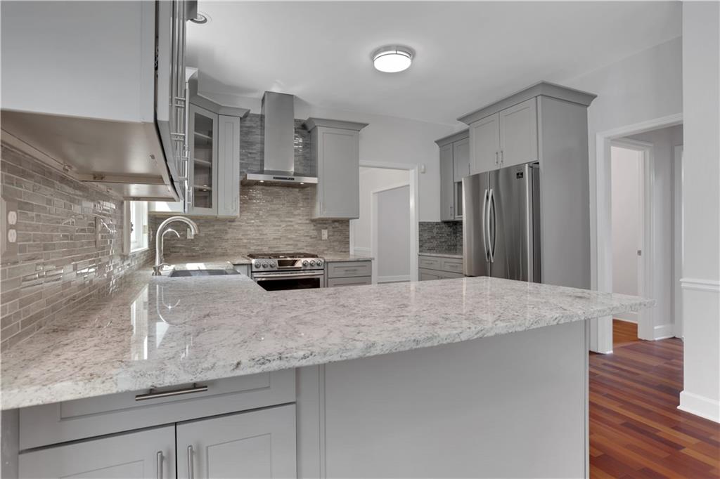 2395 Devon Leigh Walk Property Photo 12