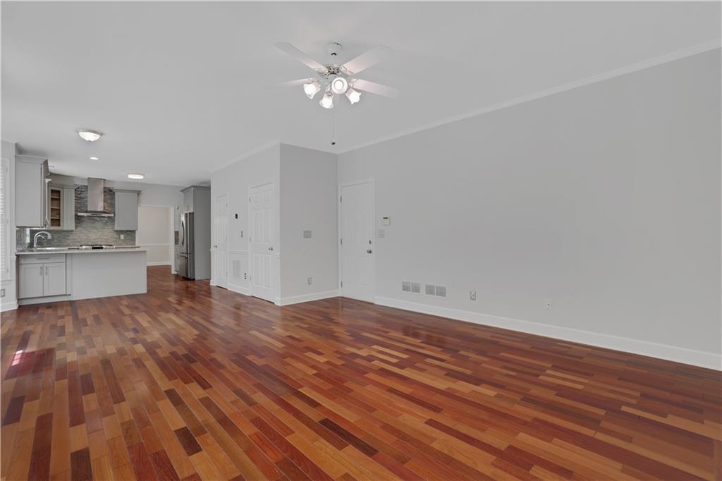 2395 Devon Leigh Walk Property Photo 20