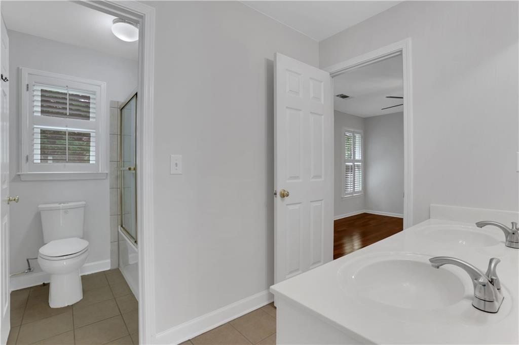 2395 Devon Leigh Walk Property Photo 35