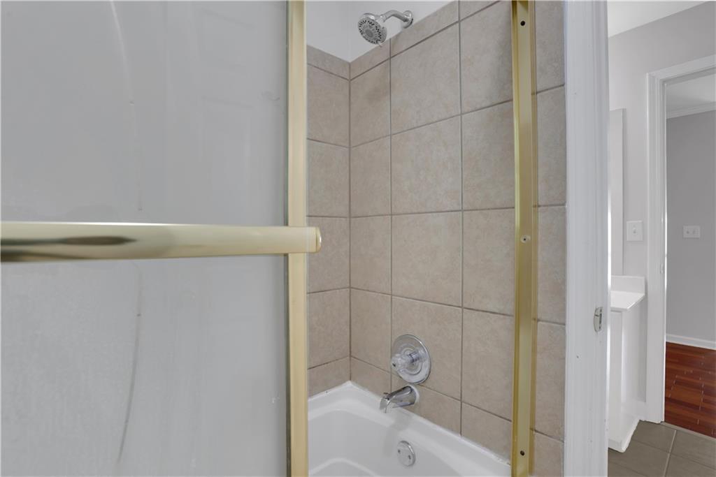 2395 Devon Leigh Walk Property Photo 37