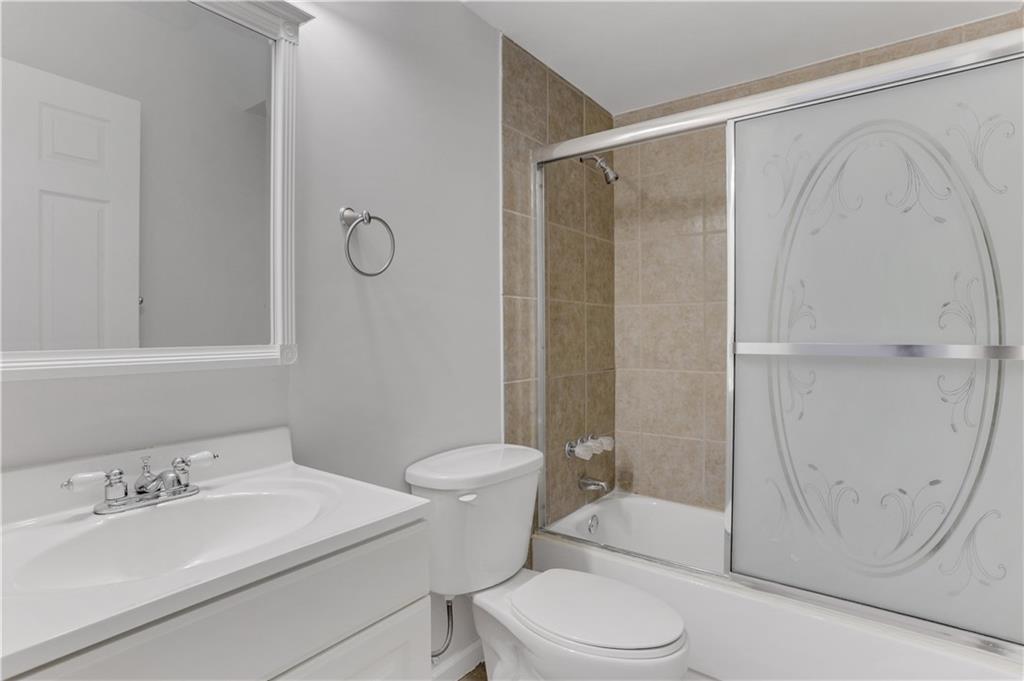 2395 Devon Leigh Walk Property Photo 45
