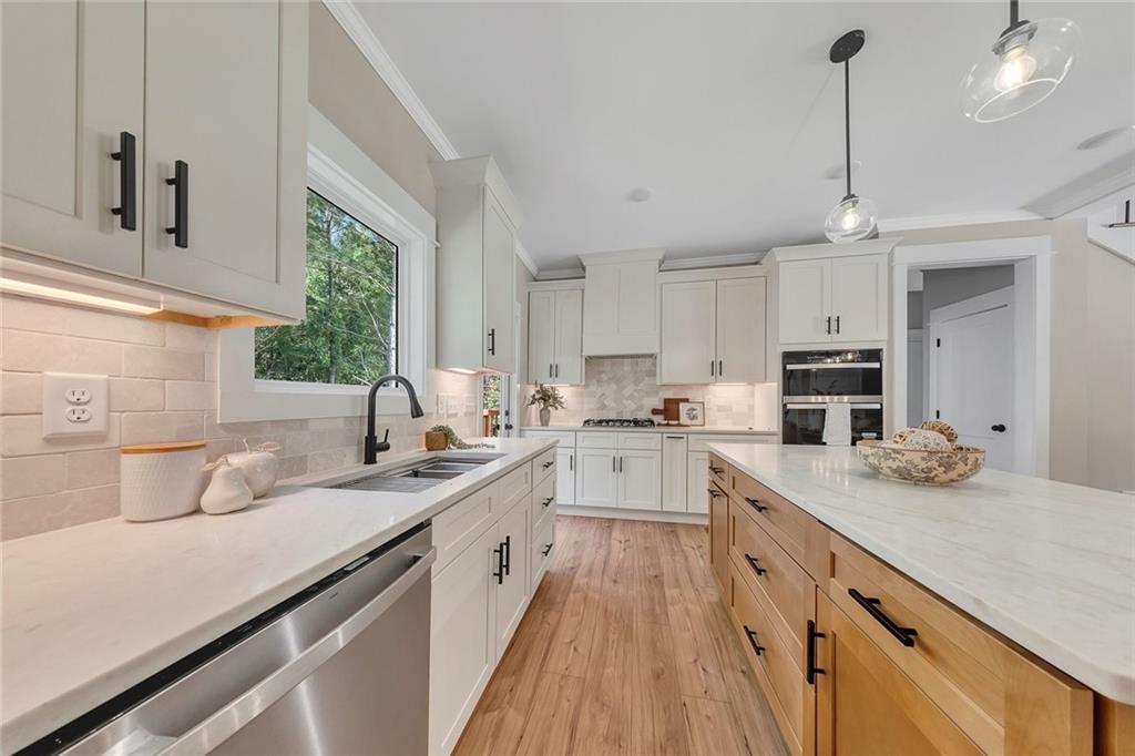 161 Ambrose Drive Property Photo 11