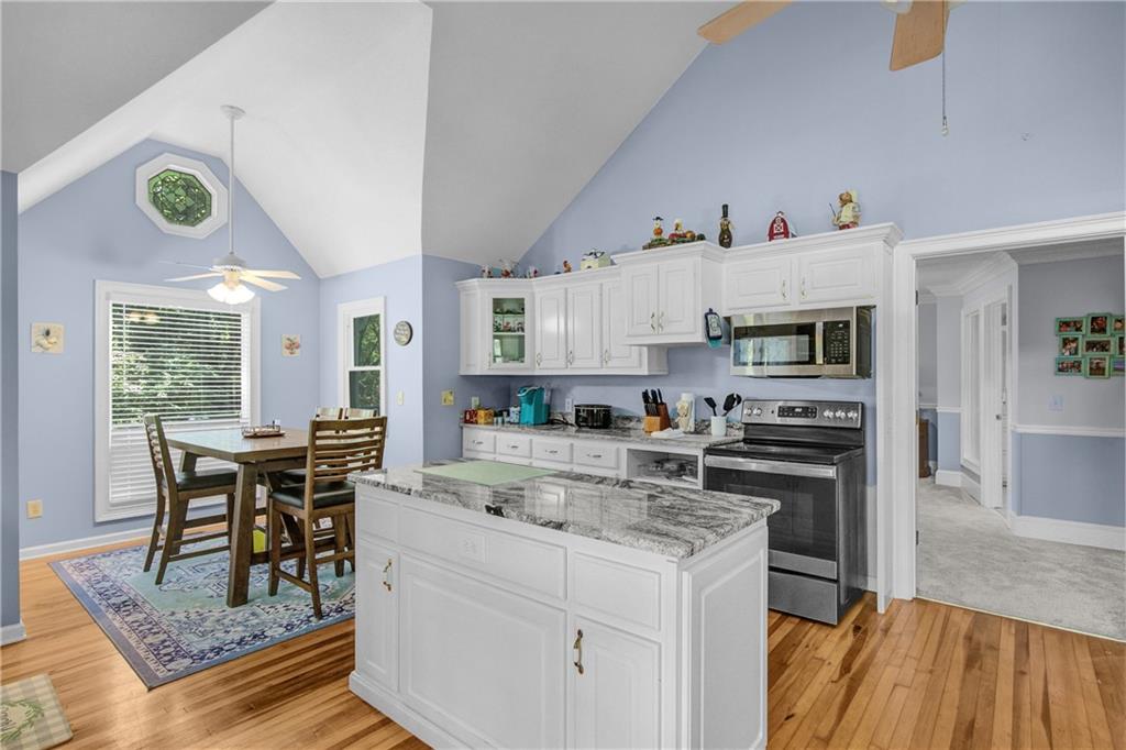 215 Wessmanor Drive Property Photo 11