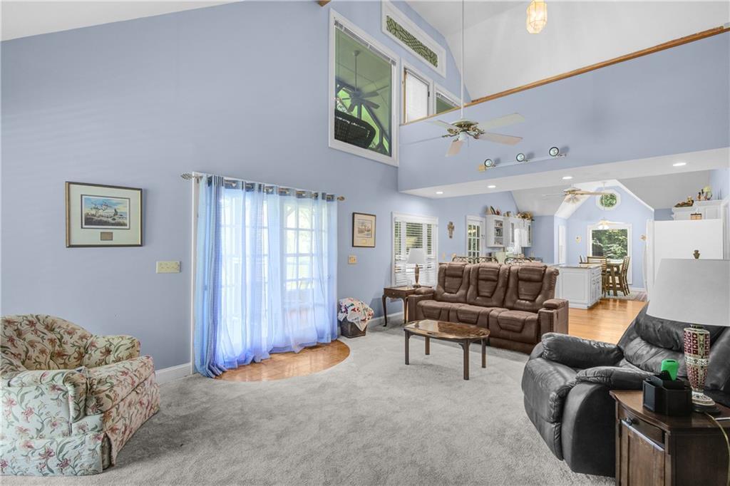 215 Wessmanor Drive Property Photo 14