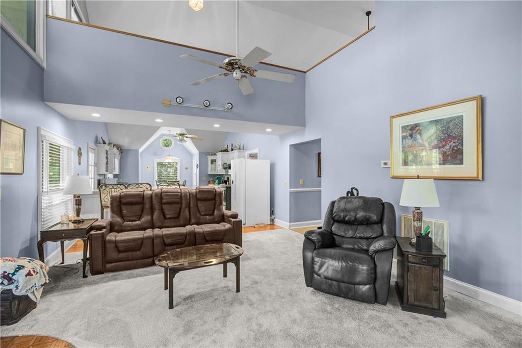 215 Wessmanor Drive Property Photo 15
