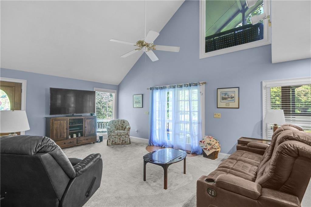 215 Wessmanor Drive Property Photo 16