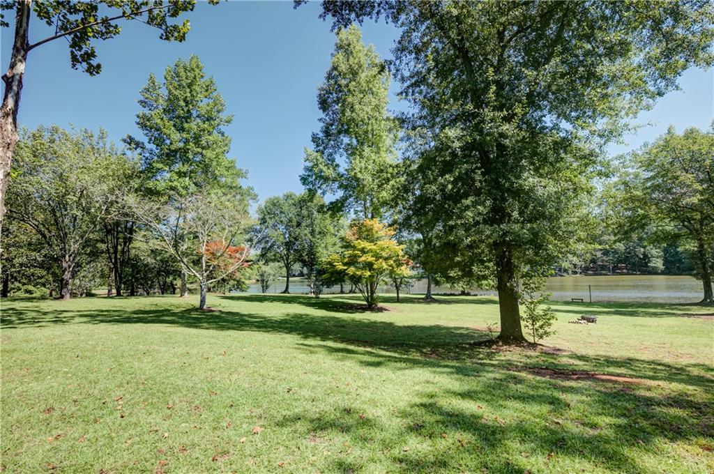 215 Wessmanor Drive Property Photo 40
