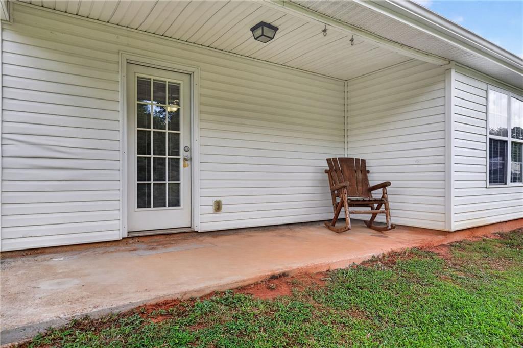 112 Governor Lane Property Photo 25