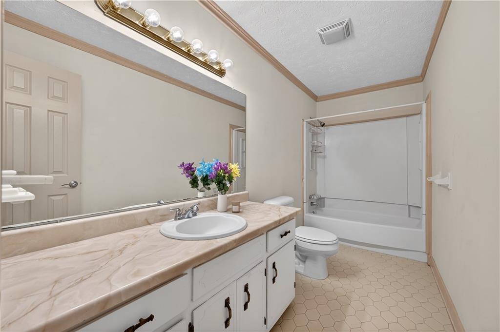 5 Hearthstone Drive Property Photo 17