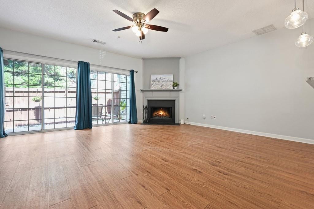 2000 Whitestone Place Property Photo 7