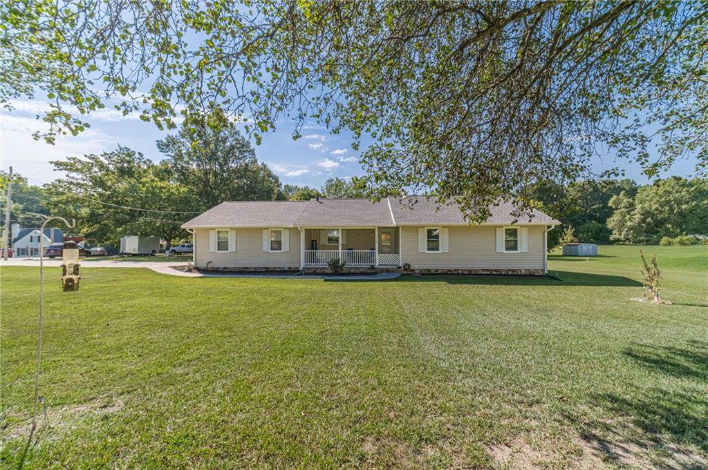 3520 Camelot Court Property Photo 1