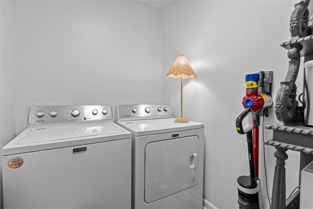 7828208 Property Photo 33