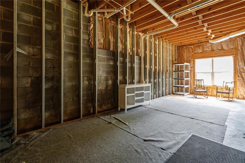 7828208 Property Photo 37
