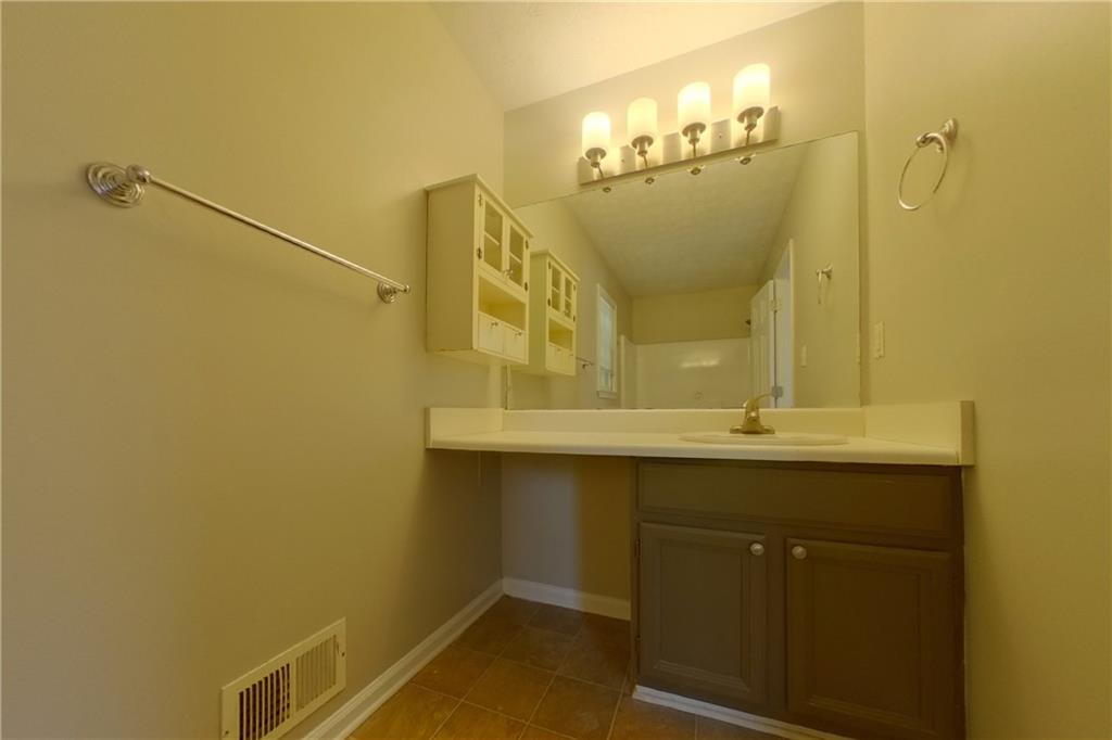 7828211 Property Photo 8