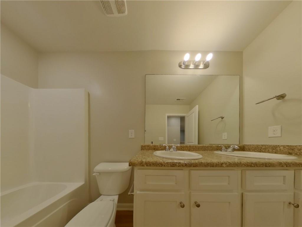 7828311 Property Photo 15
